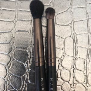 Makeup Geed 2 brushes